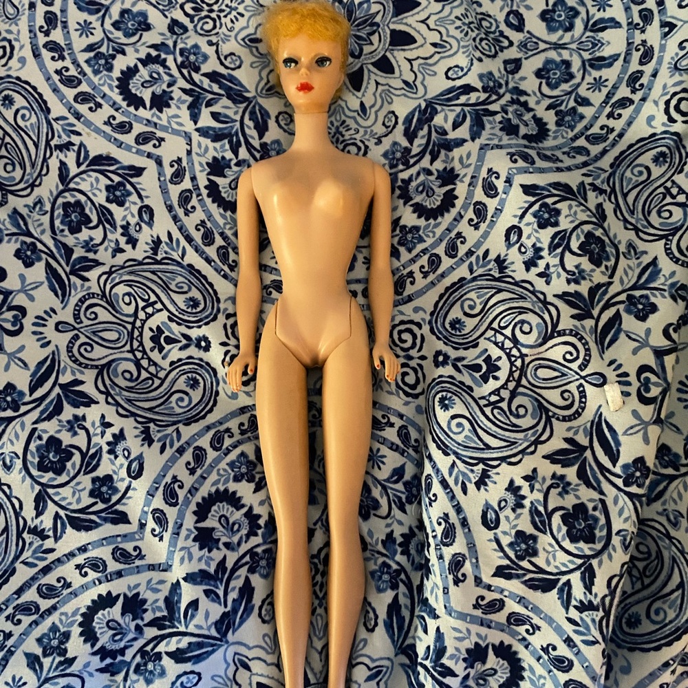 Vintage Blonde ponytail Barbie with nipples!